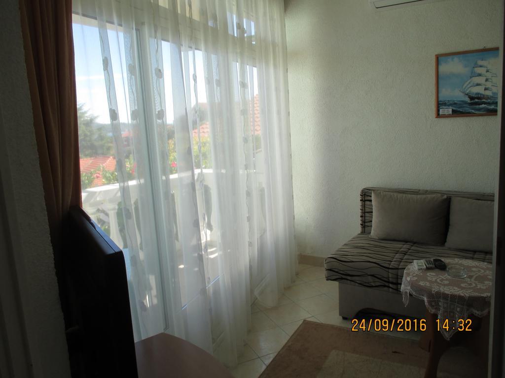 Apartments Katarine Zrinske Vodice Exterior foto
